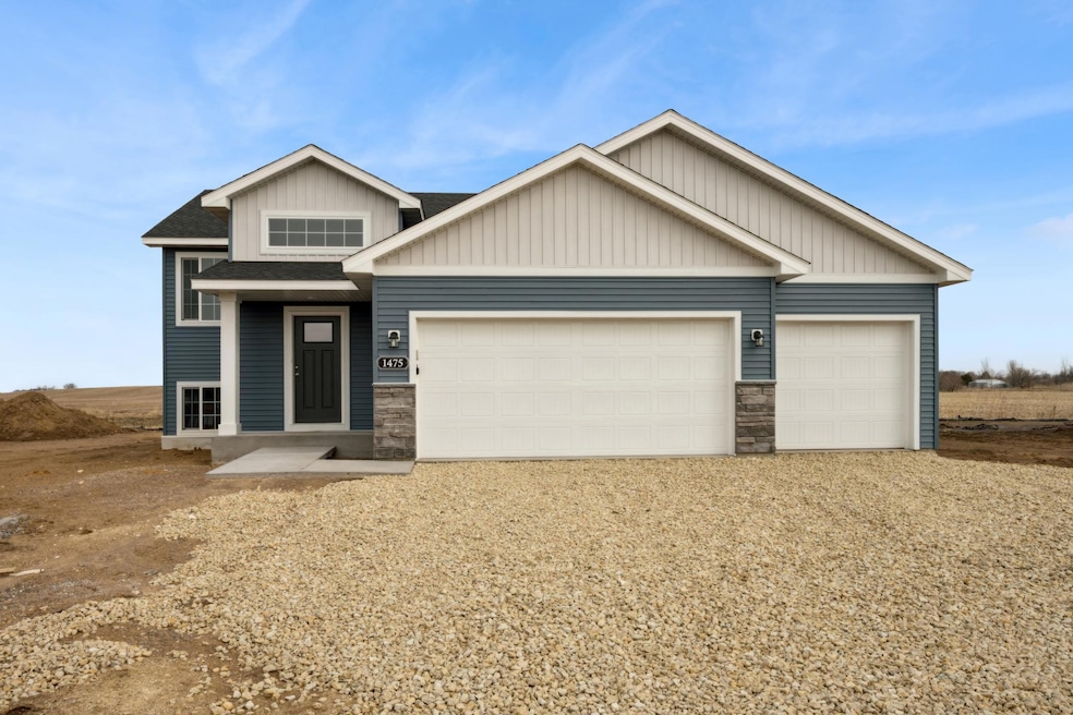 201 Robbie Ln, Howard Lake, MN 55349 - photo 1