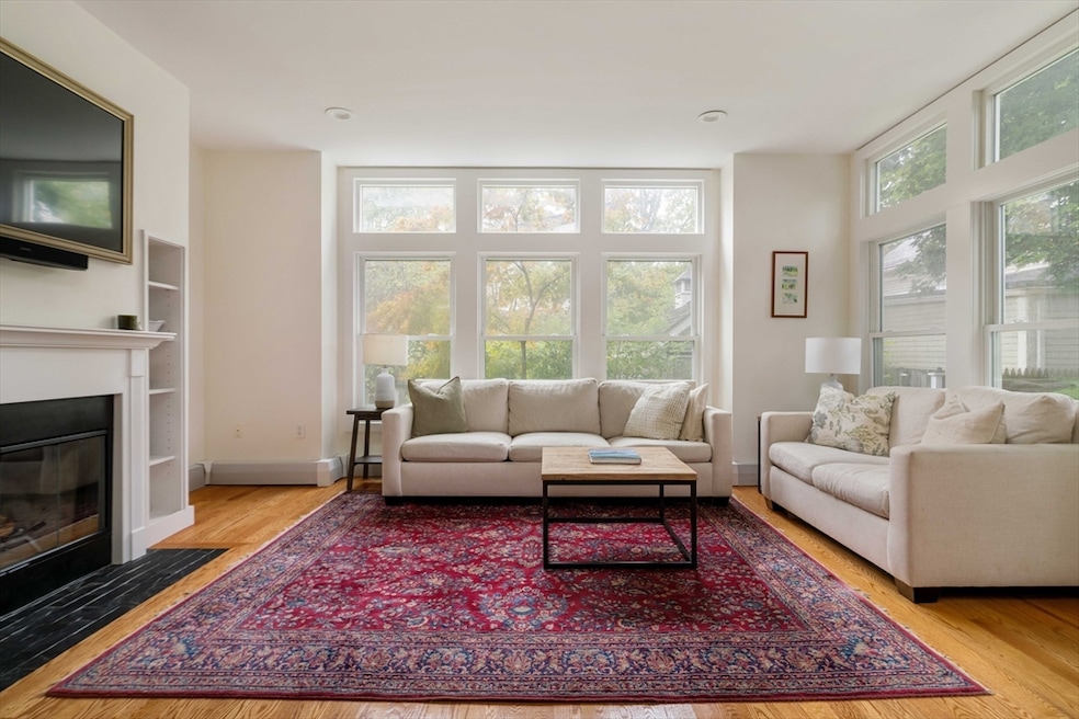 31 Market St unit D, Cambridge, MA 02139 - photo 1