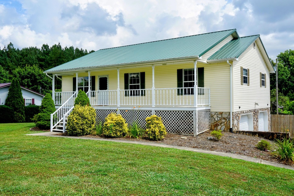 B033265A-2887-48D9-8296-9688A6102581