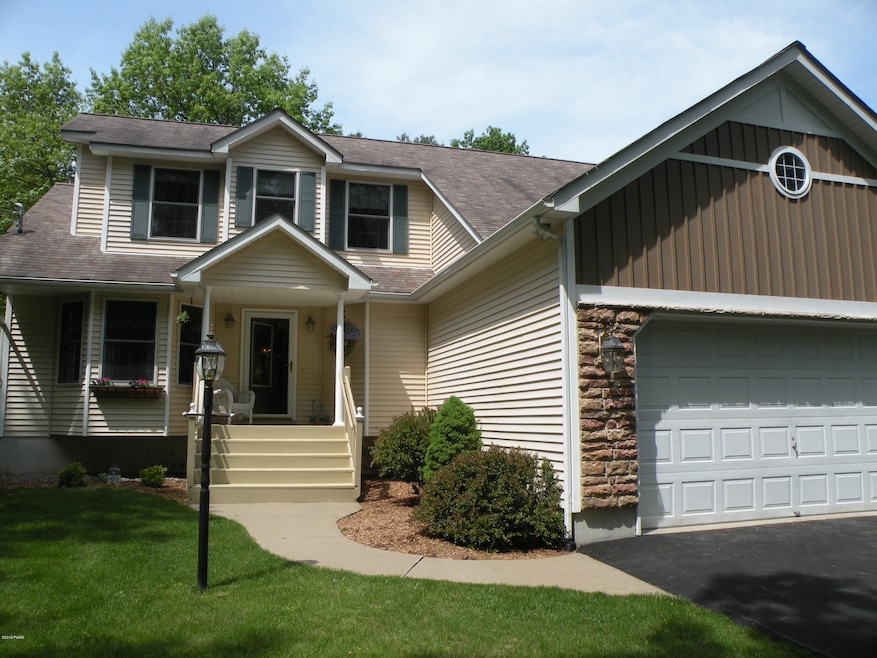 131 Ash Ln, Milford, PA 18337 - photo 1