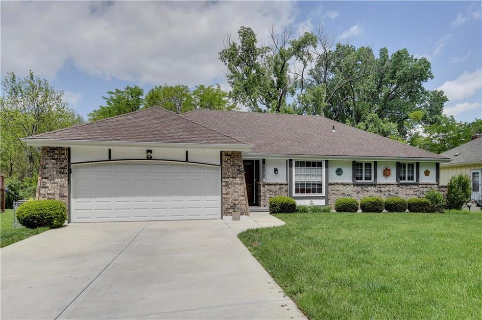 11318 W 49th St, Shawnee, KS 66203 - photo 1