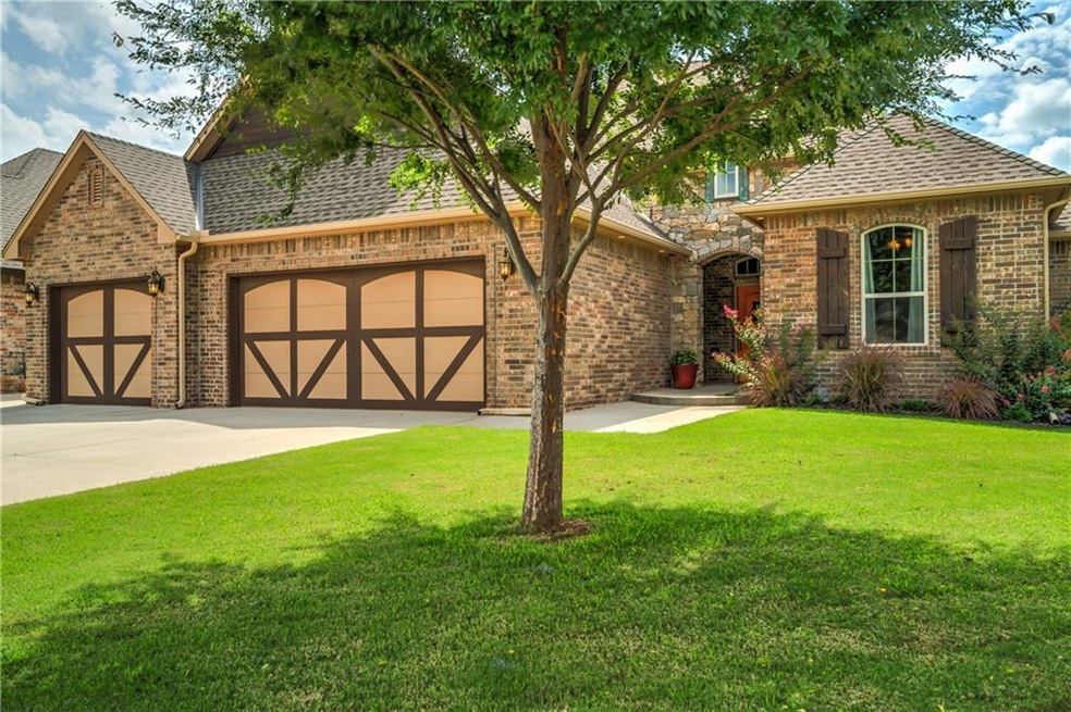 19821 Oakshire Dr, Edmond, OK 73012 - photo 1