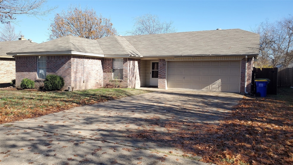 6824 Lyndale Dr, Watauga, TX 76148 - photo 1