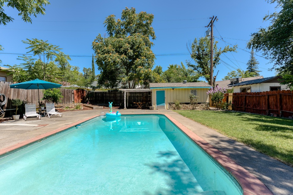 Large, Inground Pool
