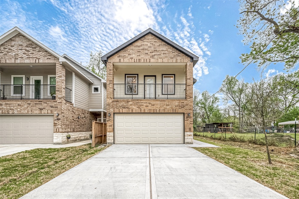 1913 Hampton St, Houston, TX 77088 - photo 1