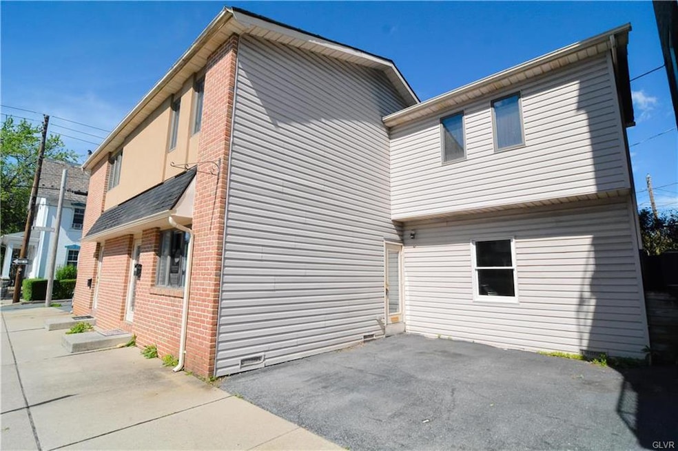 618 High St unit 1, Bethlehem, PA 18018 - photo 1