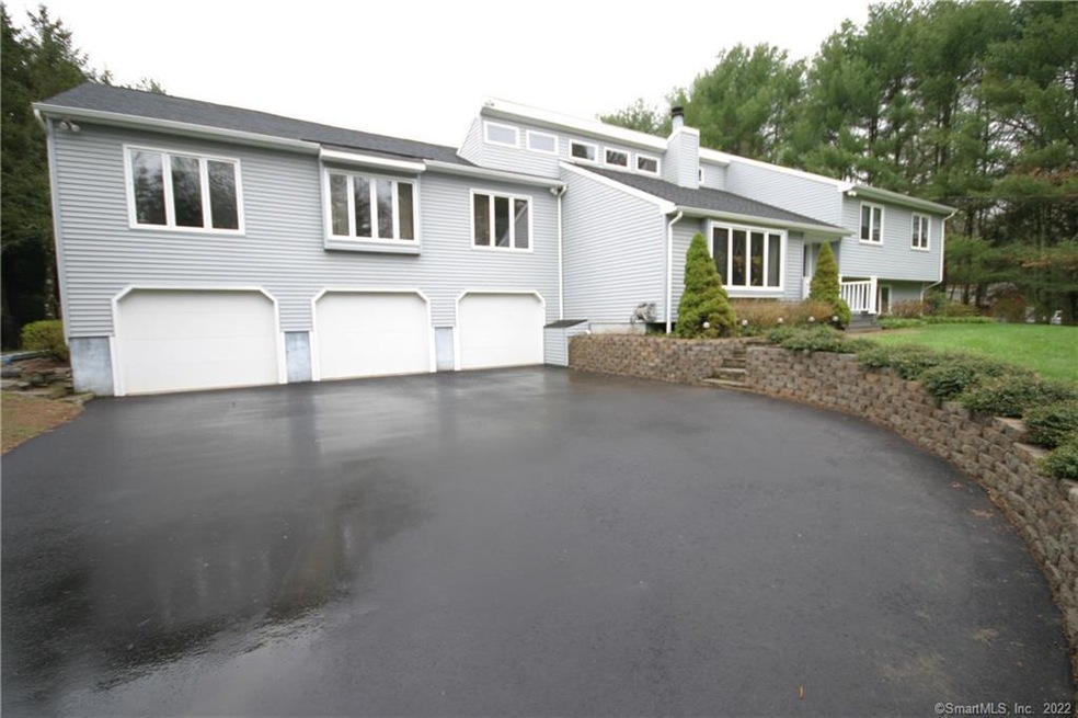 Stunning Contemporary Split Level Home. Photo prio