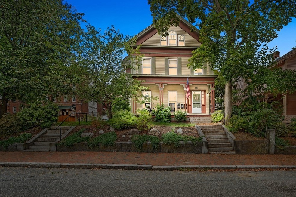 19 Oxford St unit 2, Worcester, MA 01609 - photo 1