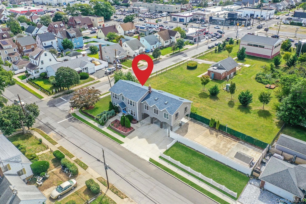 Pending $1,399,000 • Co-Listing Agent
