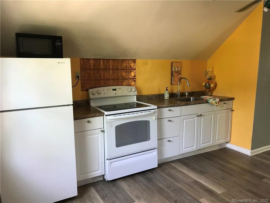 53 Davis Ave unit 3, Bridgeport, CT 06605 - photo 1