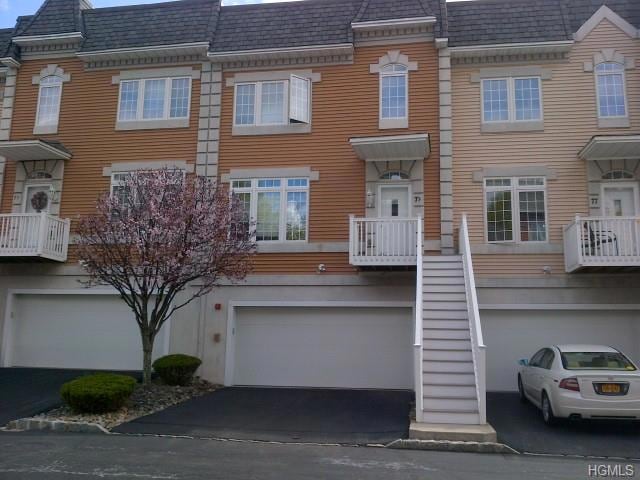 75 Alexander Ct unit 75, Nanuet, NY 10954 - photo 1