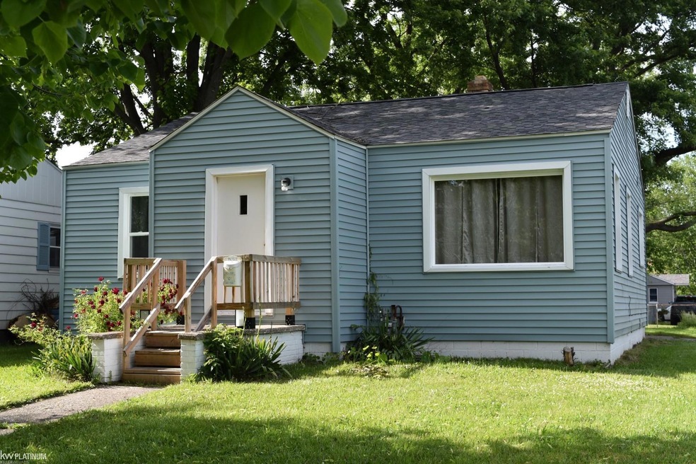 1301 Bancroft St, Port Huron, MI 48060 - photo 1