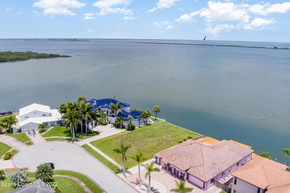 275 Andros Ave, Cocoa Beach, FL 32931