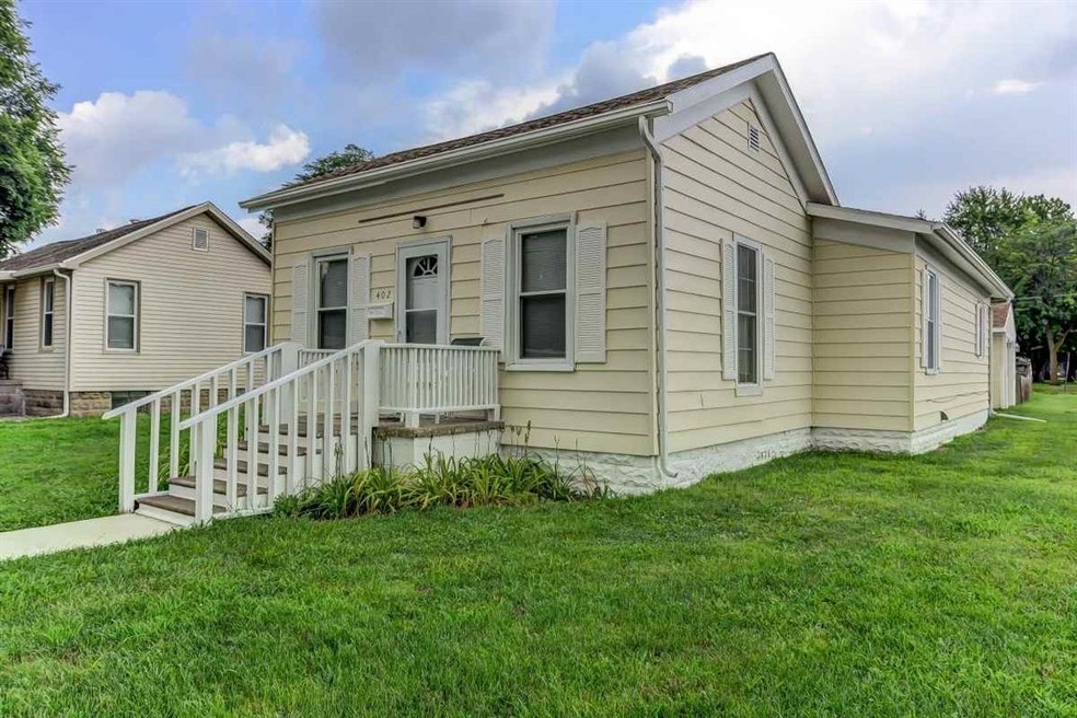 402 N Sherman St, Lincoln, IL 62656 - photo 1