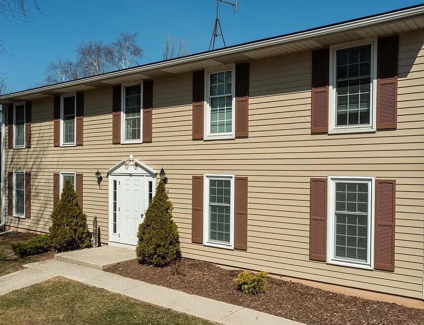 2602 Camelot Blvd unit C, Sheboygan, WI 53081 - photo 1