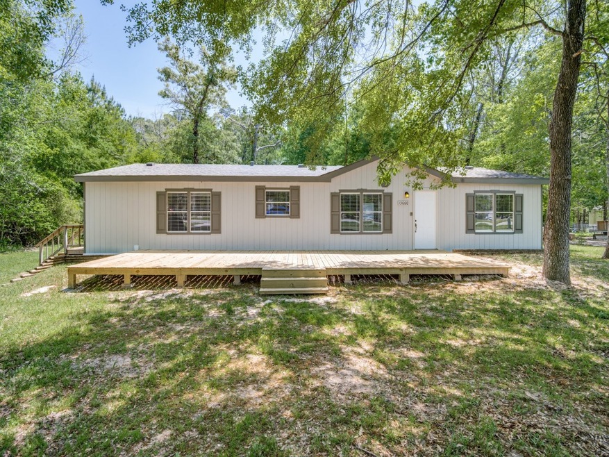 13660 Pinewood Village Dr, Conroe, TX 77302 - photo 1