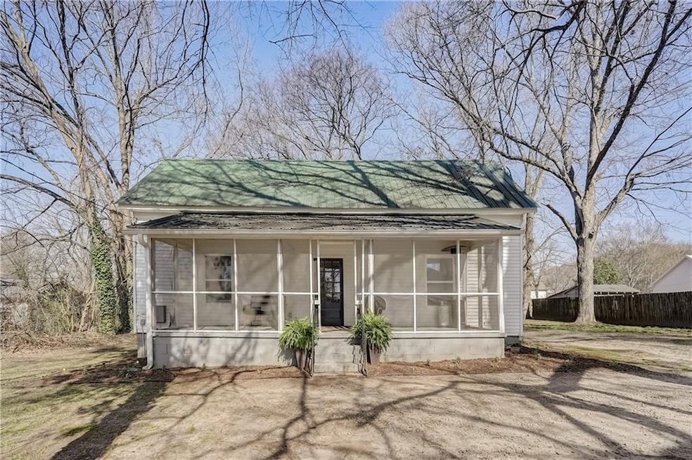 162 W Jefferson St, Hoschton, GA 30548 - photo 1