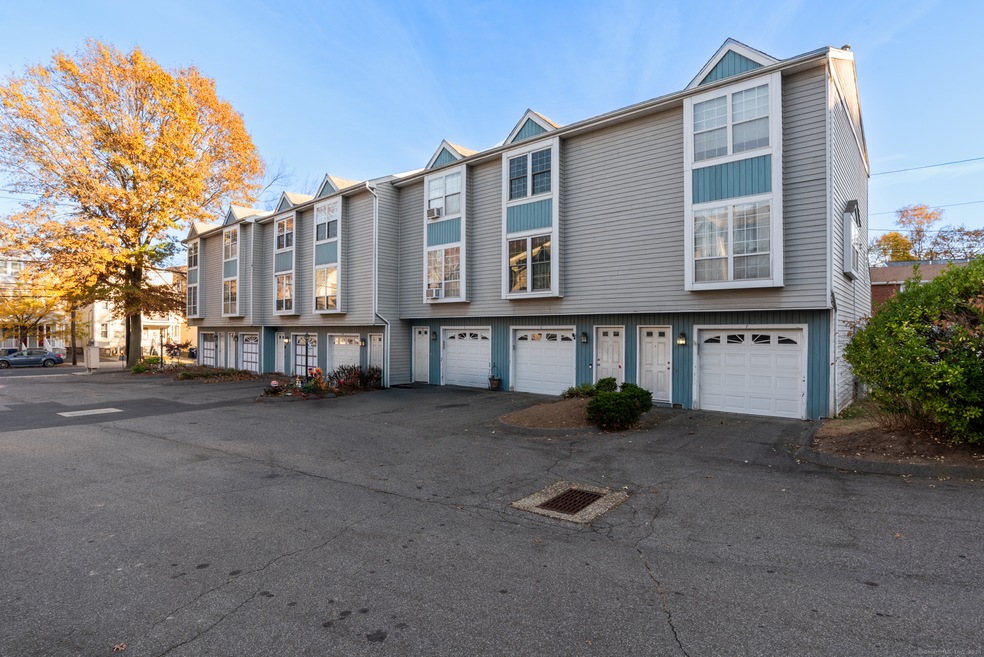 1014 Campbell Ave #4