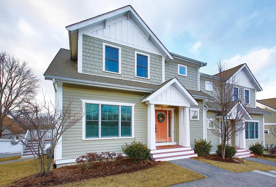14 Putnam St unit 14, Needham Heights, MA 02494 - photo 1