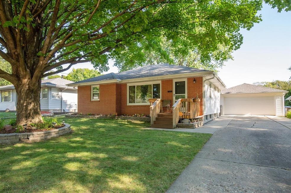 3211 Lindlavista Way, Des Moines, IA 50310 - photo 1