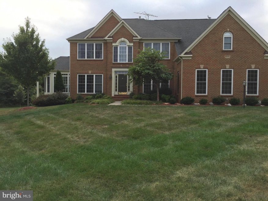 17301 Roundmont Place unit A, Round Hill, VA 20141 - photo 1