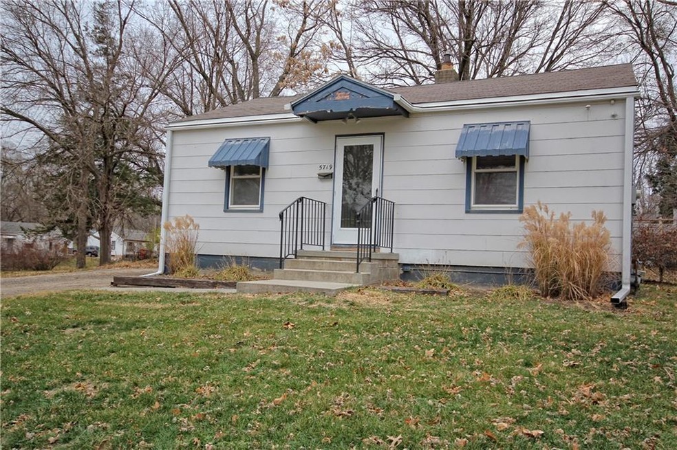 5719 Clark Blvd, Des Moines, IA 50311 - photo 1