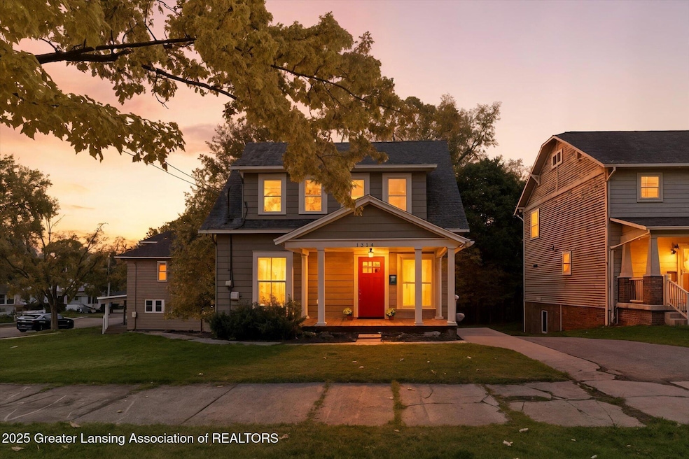 01-1314-W-Ottawa-St-WindowStill-Photogra