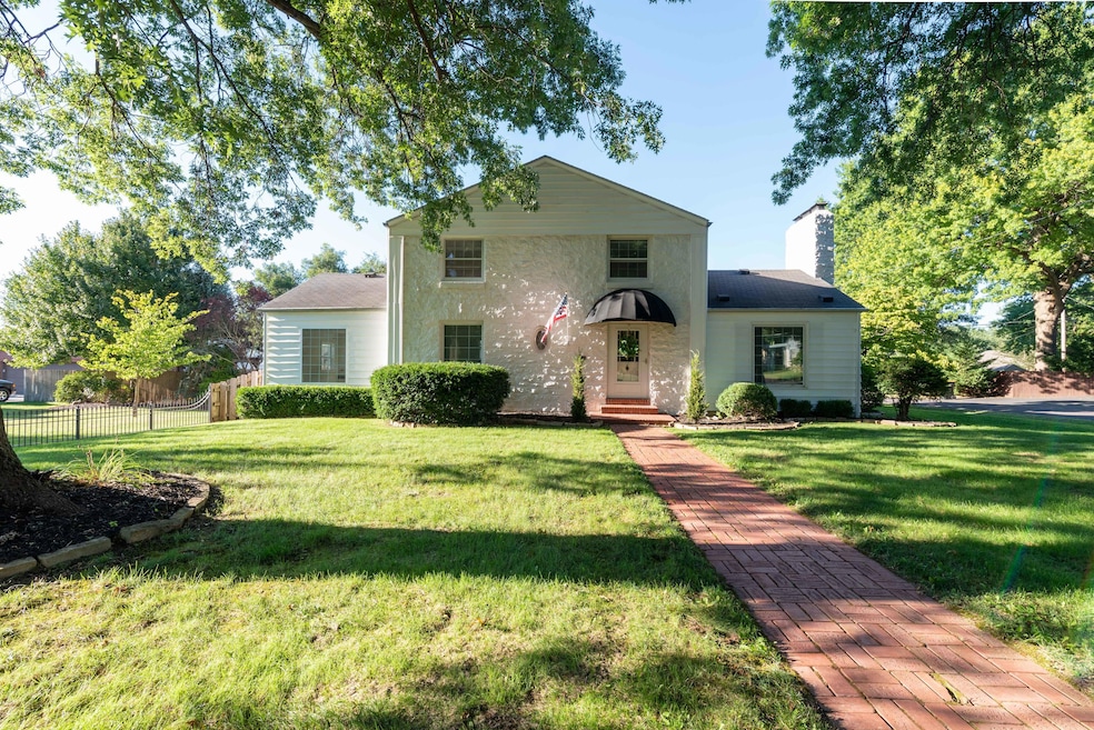 1055 E. University, Springfield, MO-1