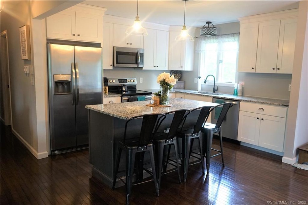 7 Ryefield Dr, Enfield, CT 06082 - photo 1