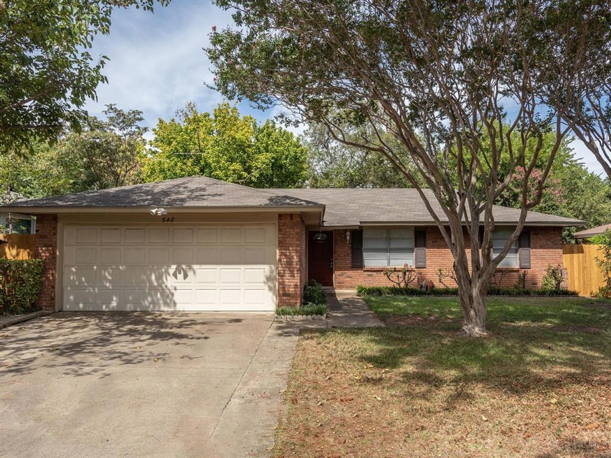 648 Oak Dr, Hurst, TX 76053 - photo 1