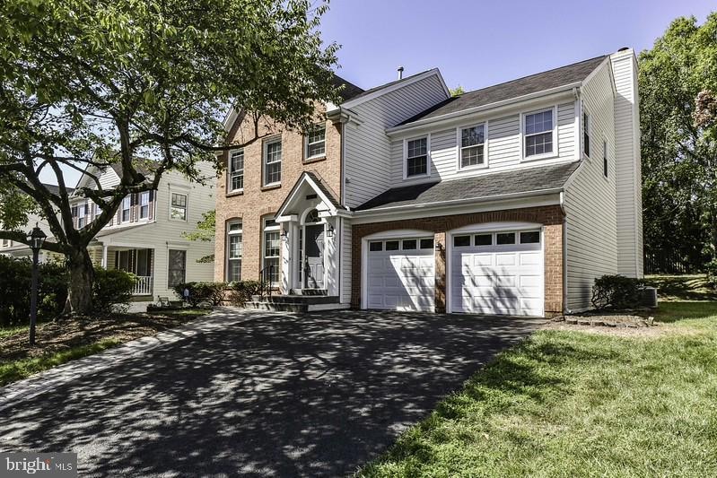 13714 Rosetree Ct, Chantilly, VA 20151 - photo 1