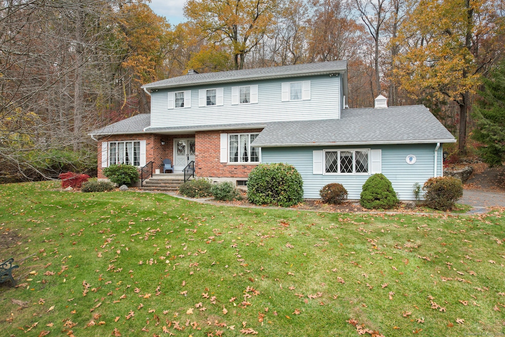 117 Stonefence Rd, Naugatuck, CT 06770 - photo 1