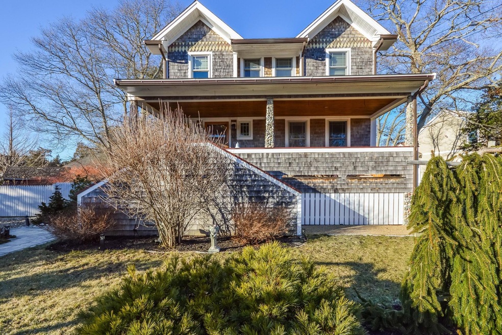 001-Front_View-5373537-medium