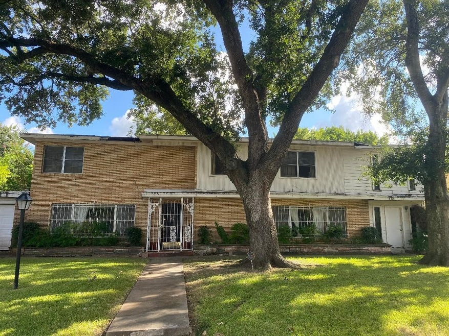 3305 Parkwood Dr, Houston, TX 77021 - photo 1