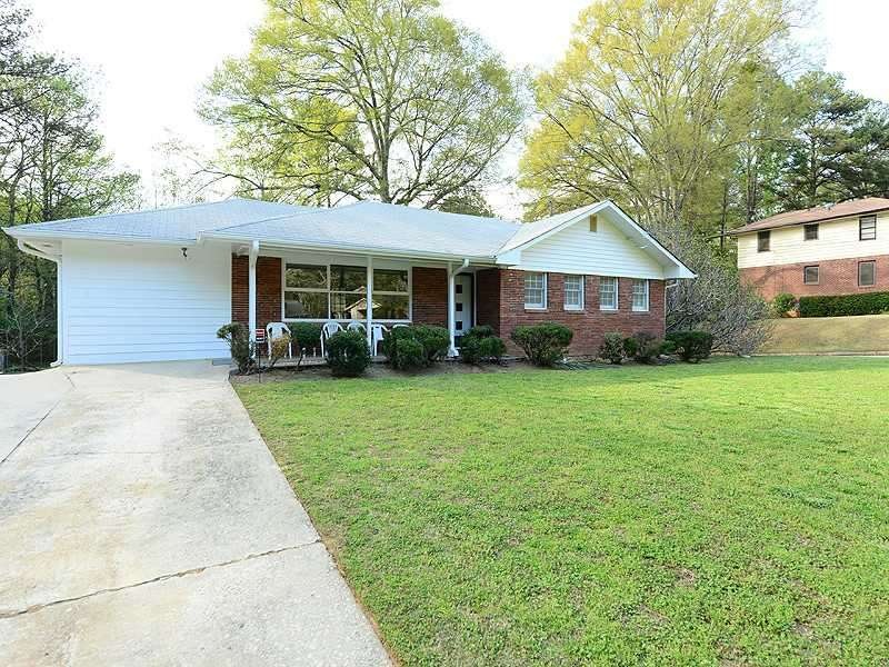 Facade/Exterior Front. Wonderful Ranch near Emory/