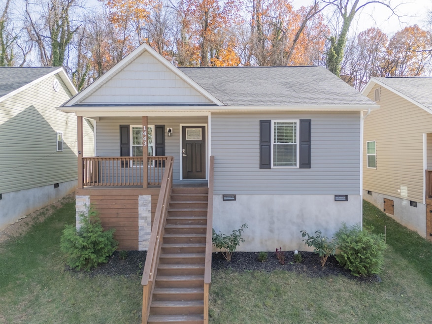 1443 Varnell Ave NE, Roanoke, VA 24012 - photo 1