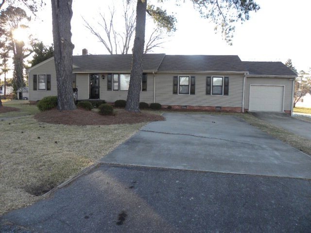 925 Green St, Roanoke Rapids, NC 27870 - photo 1