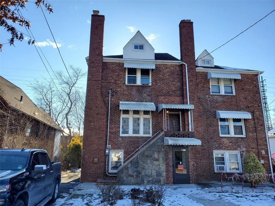 74 Lyon Place, Lynbrook, NY 11563 - photo 1