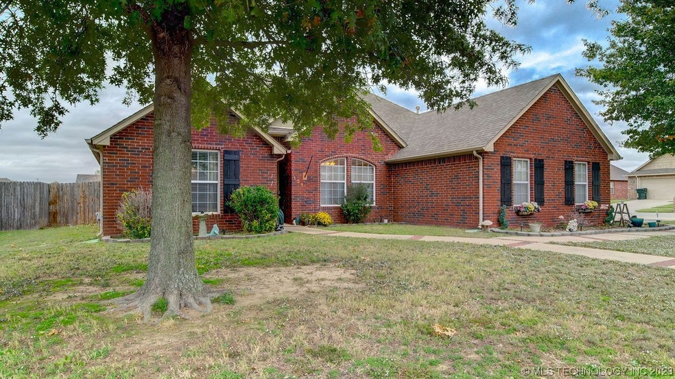 131 W 135th Place N, Skiatook, OK 74070 - photo 1