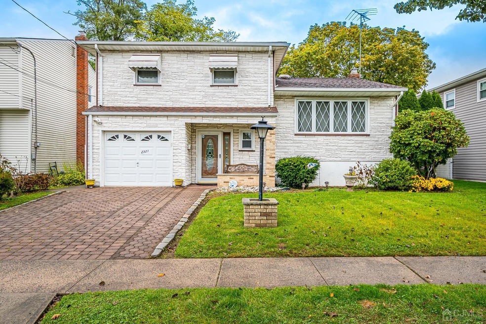 Sold $561,000 • Co-Listing Agent