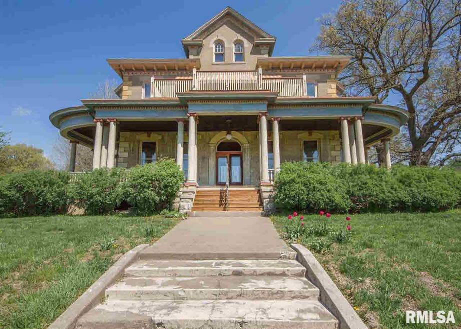 1206 E River Dr, Davenport, IA 52803 - photo 1