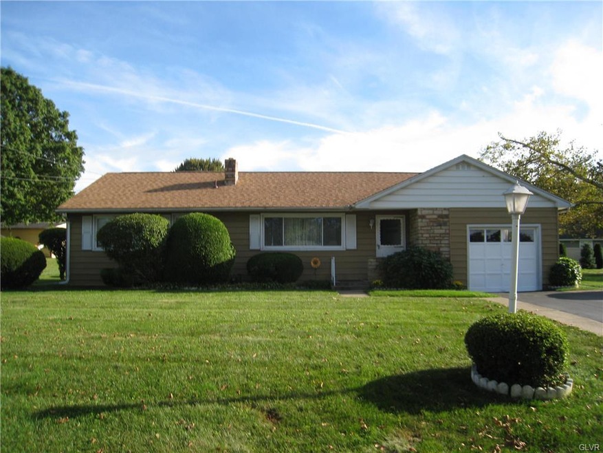 3774 Fleetwood Dr, Easton, PA 18045 - photo 1