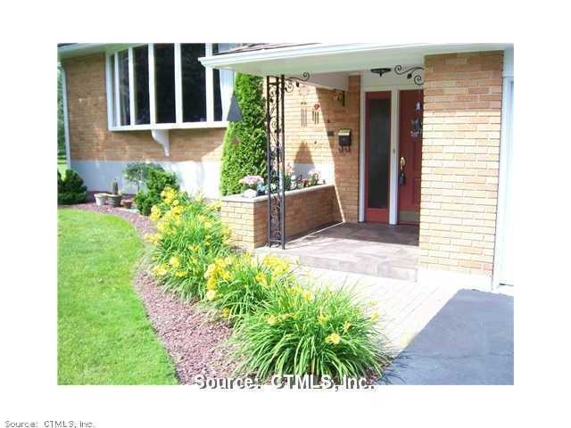 52 Sunset Blvd, Wethersfield, CT 06109 - photo 1