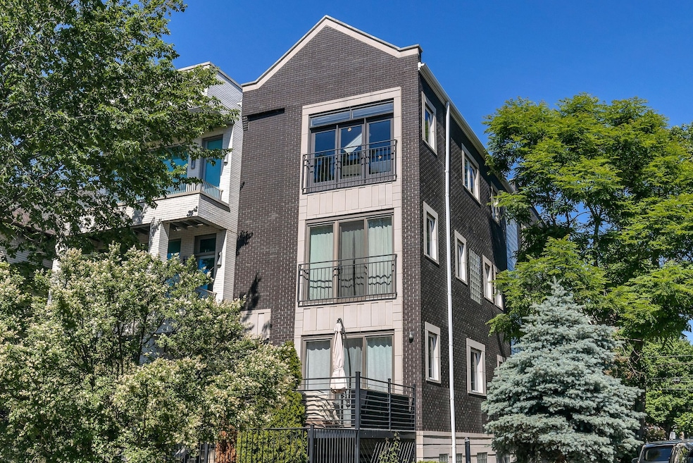 901 N Honore St unit 3, Chicago, IL 60622 - photo 1