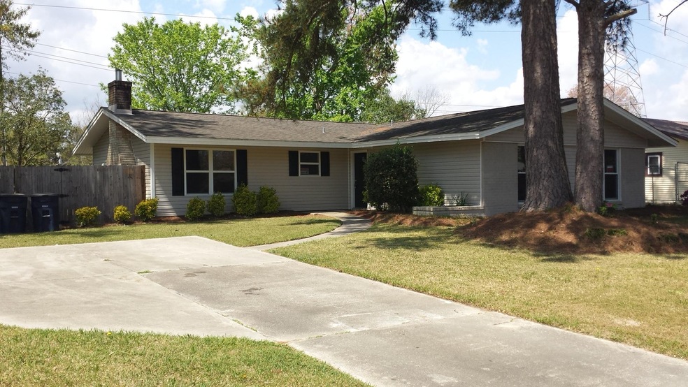 312 Estate Dr, Jacksonville, NC 28540 - photo 1