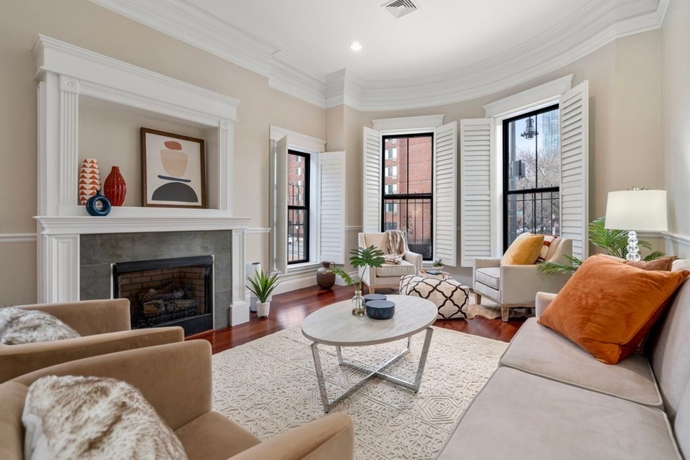 692 Tremont St unit 3, Boston, MA 02118 - photo 1