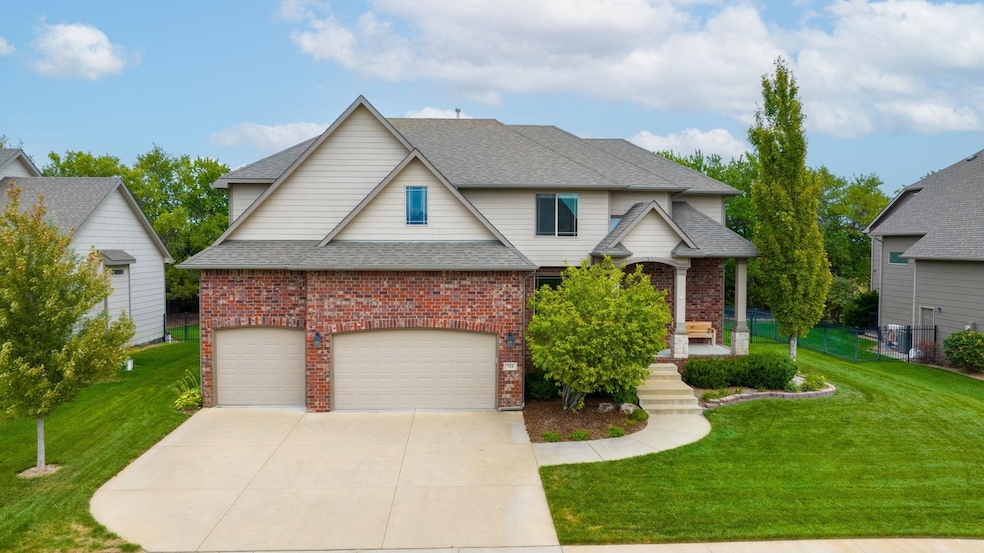 724 N Deerfield Cir