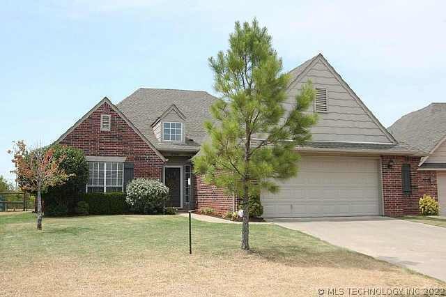 Brick traditional with 2.5 car garage