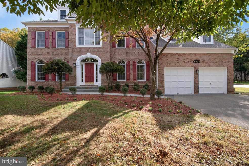 8933 Falls Farm Dr, Potomac, MD 20854 - photo 1