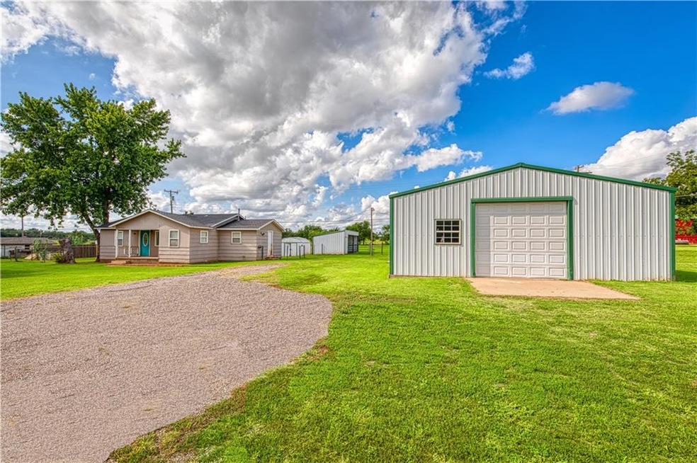 1503 E 3rd St, Elk City, OK 73644 - photo 1